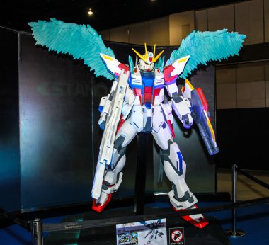 Film ve çizgi roman karakteri gundam modeli