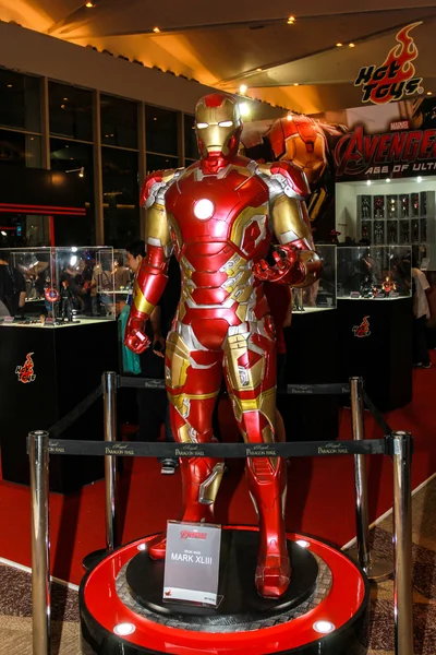 Un modelo del personaje Iron Man de las películas y los cómics — Foto de Stock