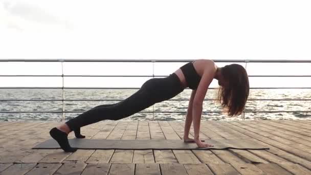 Girl Doing Yoga Shore Ocean Beach — Stock Video