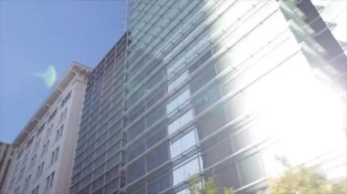 Şehir merkezindeki binaların sürüş