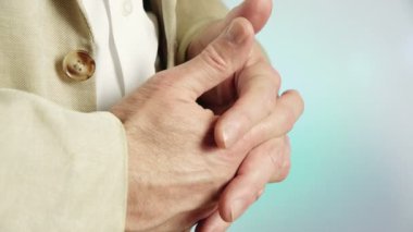 işadamı gergin elle