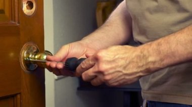 Tamirci kapı kolu 4 k kaldırma