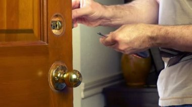 Tamirci kapı mandalı 4 k kaldırma