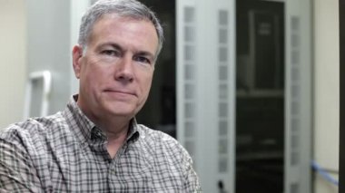 kamera ağ admin gülümsüyor