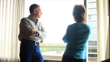 erkek ve kadın vasıl belgili tanımlık pencere