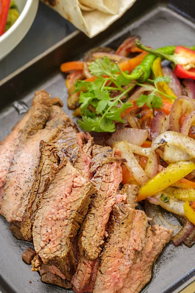 Sizzling Beef Fajitas — Stock Photo, Image