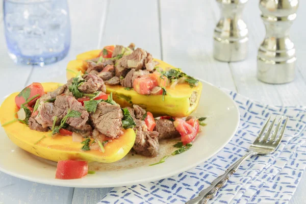 Steak Poke Papaya — Stock Photo, Image