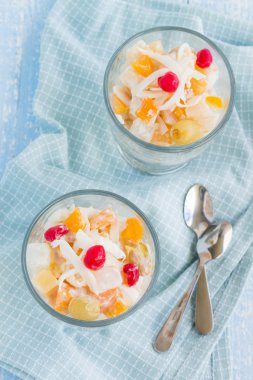 Hawaiian meyve salatası