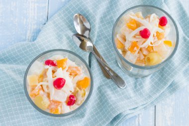 Hawaiian meyve salatası