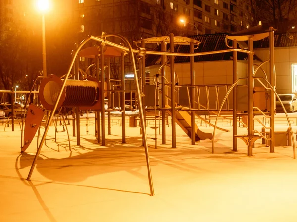 Spielplatz Winter Nachts Geschlossen Wegen Covid Moskau — Stockfoto