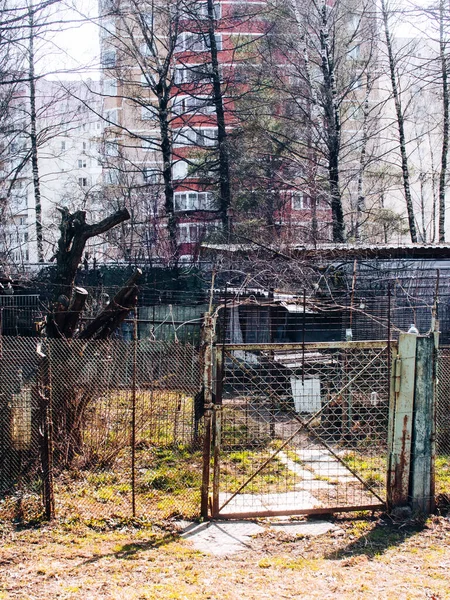 Oplocený Areál Zahradou Jaře Moskva — Stock fotografie