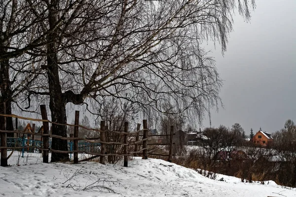 Деревянная Ограда Кладбища Зимой Россия — стоковое фото