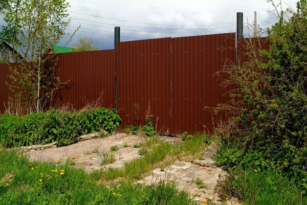 Rusya 'da yüksek metal çit yayları