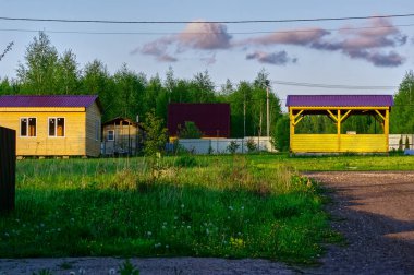 Rusya, ilkbaharda yaz köyü
