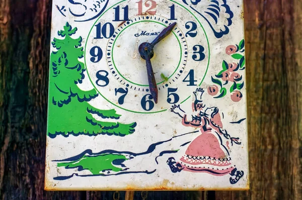 Vieille Horloge Murale Dans Jardin Été — Photo