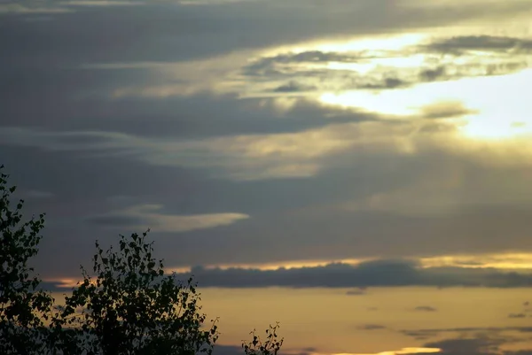 Mörka Moln Vid Solnedgången Landet Sommar — Stockfoto