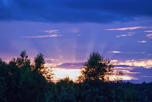 Dunkle Wolken Bei Sonnenuntergang Der Landschaft Sommer — Stockfoto