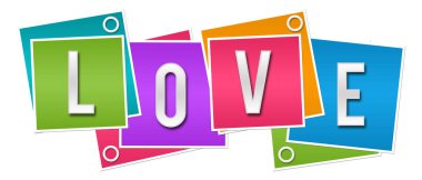 Renkli arkaplanda yazılmış aşk metni.