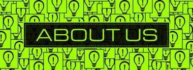 Metin ve ampul sembolleri ile ilgili konsept resim.