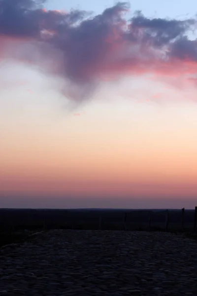 Manhã Vermelha Nuvens Acima Montanha Vam Wijster Holanda — Fotografia de Stock