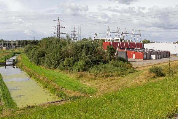 Schakelinrichtingen in de switch station toldijk in hoogeveen is eigendom van essent netwerk noord, Nederland — Stockfoto