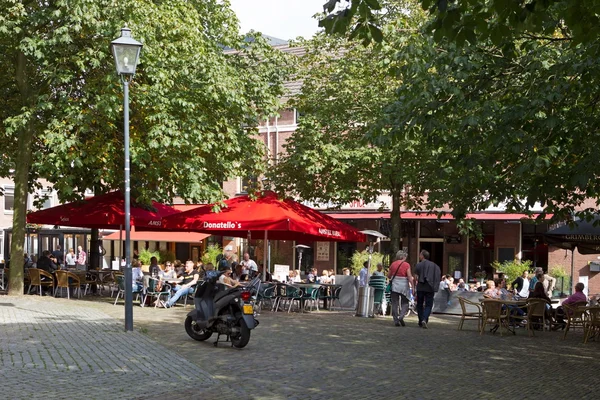 Arnhem, Nederländerna - den 28 september, 2014: jansplein i arnhem — Stockfoto