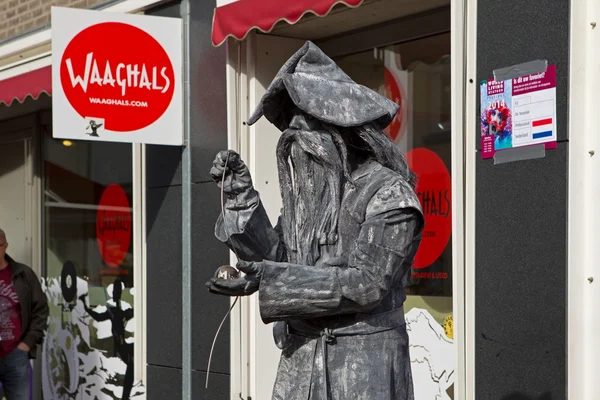 Arnhem, Paesi Bassi - 28 settembre 2014: L'artista immagina il mago durante i campionati del mondo di statue viventi ad Arnhem — Foto Stock