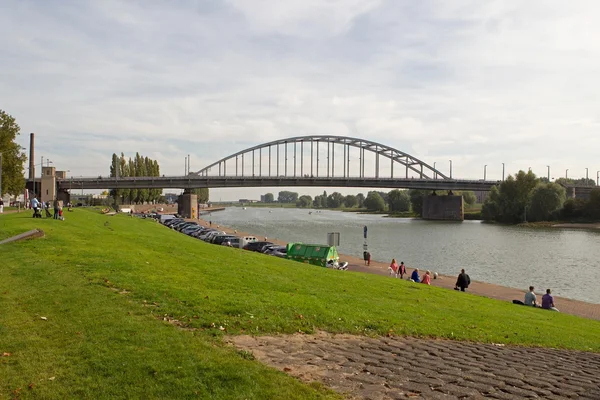 Arnhem, Holanda - 28 de setembro de 2014: John Frost Bridge em Arnhem — Fotografia de Stock