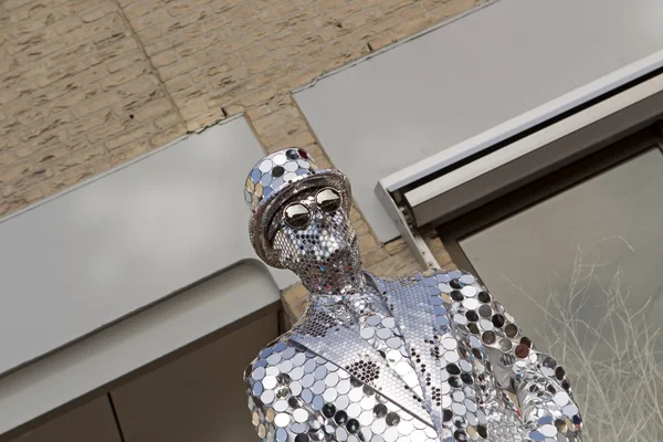 Arnhem, Netherlands - September 28, 2014: Artist with glittering suit during the world championships living statues in Arnhe — Stock Photo, Image