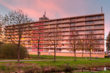 Akşam parlaklık, Hollanda yüksek binalar