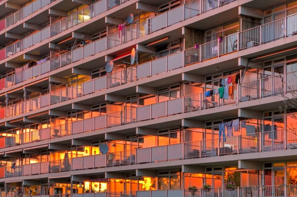 Detail der Wohnungen im Sonnenuntergang glühen, Niederlande — Stockfoto