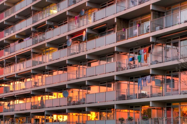 Detalhe de apartamentos em sunset glow, Países Baixos — Fotografia de Stock