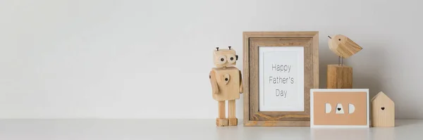 Happy Father Day Photo Frame Card Dad Wooden Craft Toys 免版税图库图片