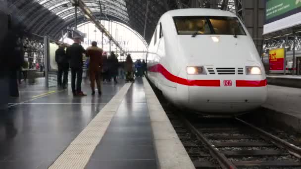 Hızlandırılmış buz tren Frankfurt Hauptbahnhof — Stok video