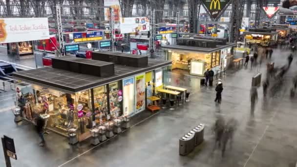 Frankfurt Hauptbahnhof - estação principal do edifício ferroviário — Vídeo de Stock