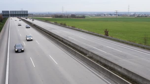 Ruch na niemieckiej autostradzie A66 — Wideo stockowe