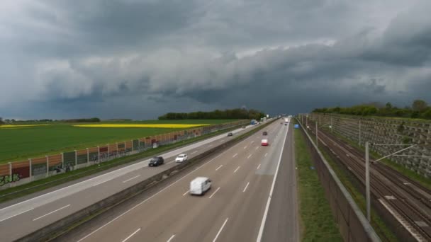 Weilbach Alemania Mayo 2021 Tráfico Denso Autopista Alemana Entre Moenchhof — Vídeo de stock
