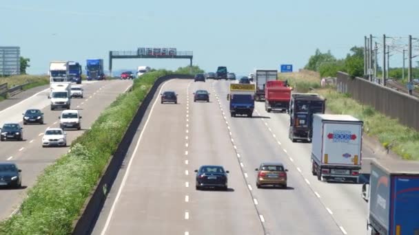 Weilbach Alemanha Junho 2021 Caminhões Grandes Tráfego Denso Autobahn Perto — Vídeo de Stock