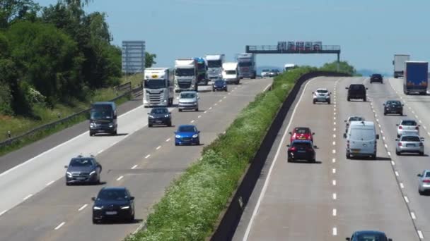 Weilbach Alemanha Junho 2021 Caminhões Grandes Tráfego Denso Autobahn Perto — Vídeo de Stock