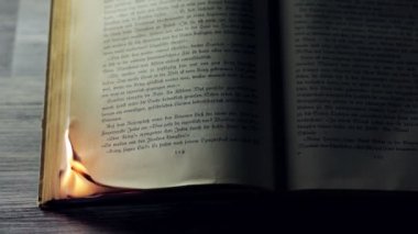 Antika bir kitap yazma kenarı