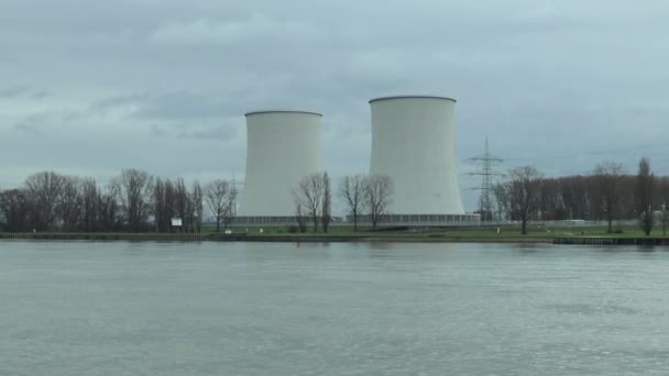 Planta de energía nuclear biblis — Vídeo de stock