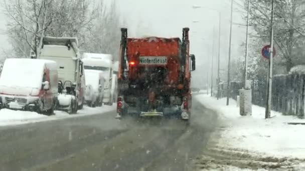 Servicio de invierno alemán, nevadas fuertes — Vídeos de Stock