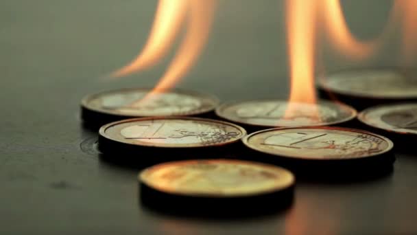Монеты евро - крупный план — стоковое видео