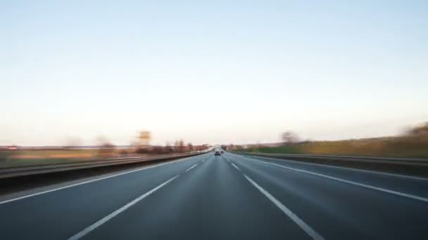 Time-lapse - Duitse snelweg in de schemering — Stockvideo