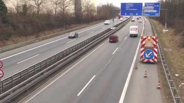 고속도로, 건설 현장, 교통 표지 — 비디오