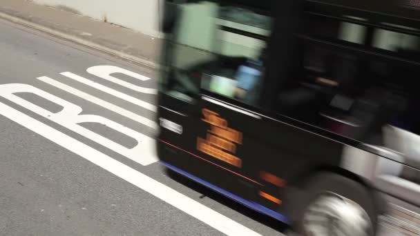 Carril de autobús — Vídeo de stock