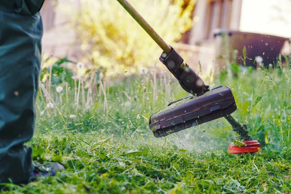 Close String Trimmer Head Weed Cutter Petrol Electric Brushcutter Working — Stock Photo, Image