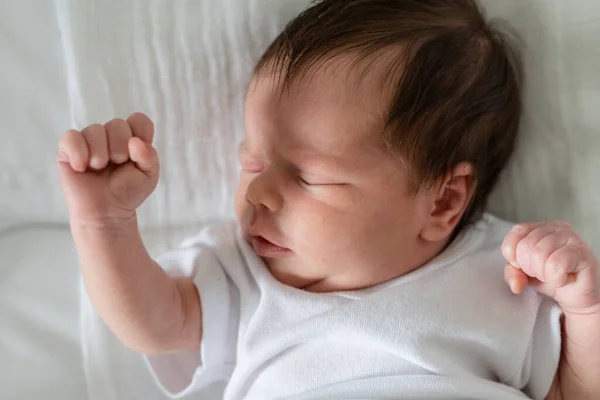 Primer Plano Recién Nacido Bebé Caucásico Dos Semanas Edad Que —  Fotos de Stock