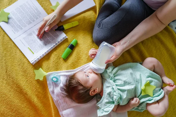 Top View Hands Unknown Caucasian Woman Mother Bed Home Study — Stock Photo, Image