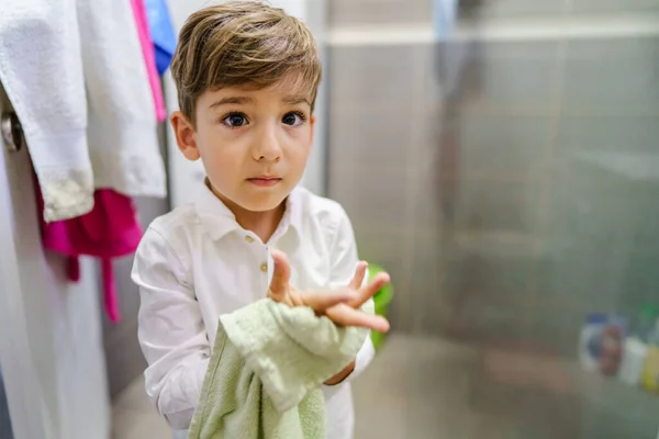 Small Caucasian Boy Four Years Old Male Child Wiping Hands — Stock Photo, Image